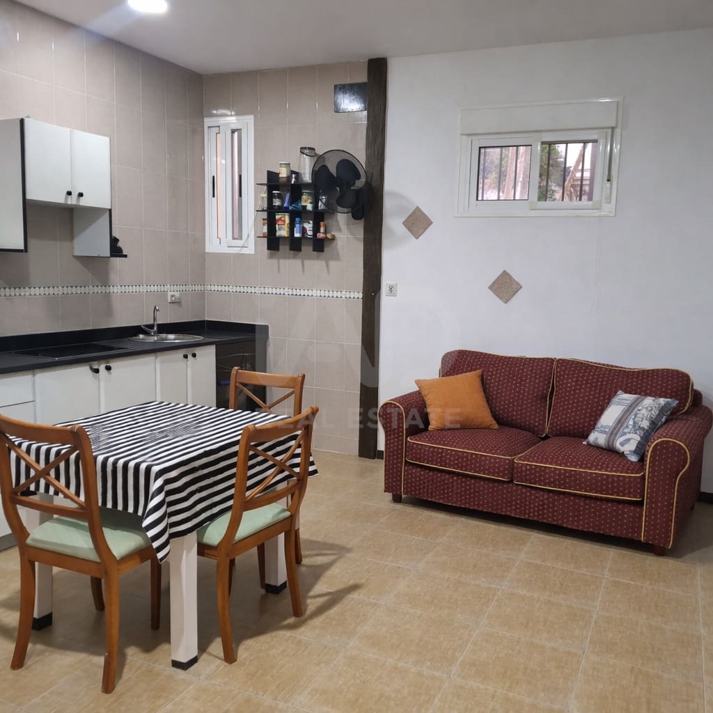 2 soverom Kommersiell til salgs i Cadiz by - € 115 000 (Ref: 9987697)