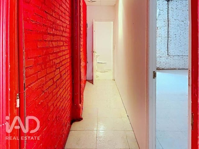Komercyjne na sprzedaż w Miasto Barcelona - 89 950 € (Ref: 9987701)