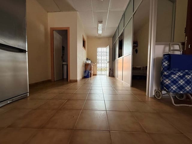 1 slaapkamer Commercieel te koop in Huelva stad - € 26.000 (Ref: 9987702)
