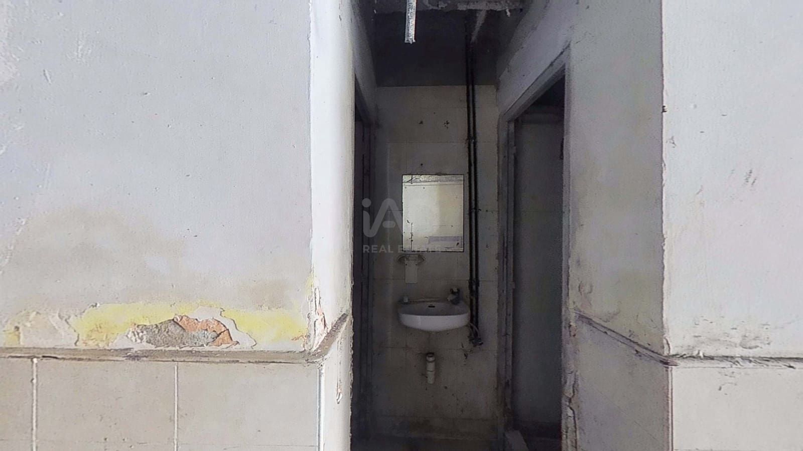 Local Comercial de 5 habitaciones en Tarragona ciudad en venta - 51.700 € (Ref: 9987703)