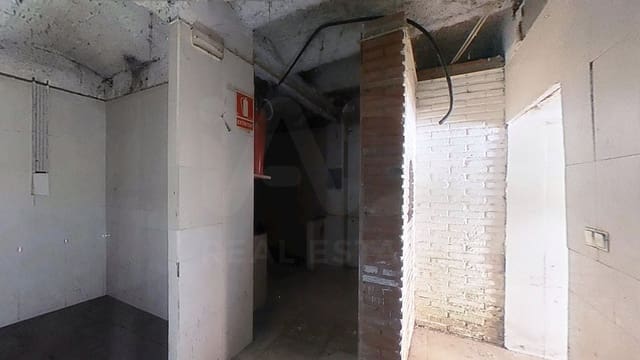 5 bedroom Commercial for sale in Reus - € 51,700 (Ref: 9987703)