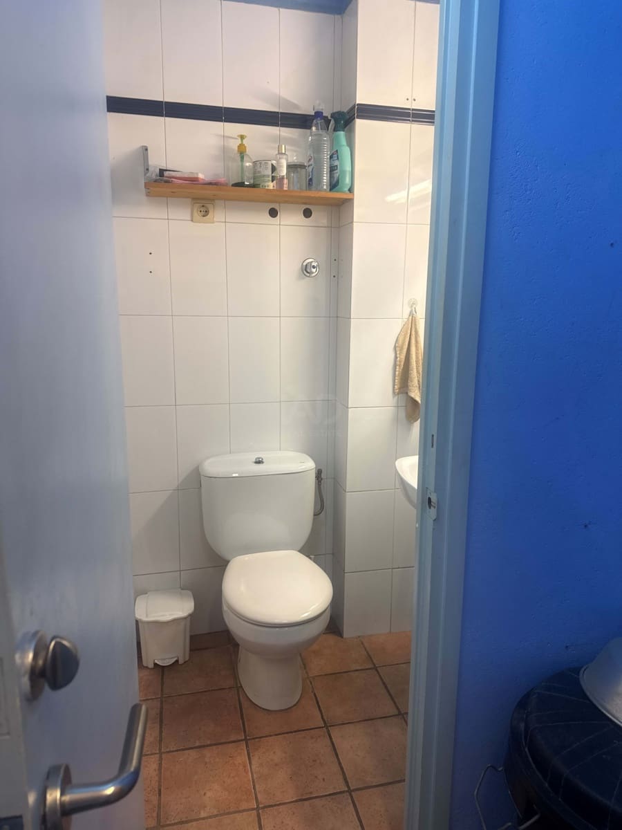 Erhverv til salg i Barcelona by - € 315.000 (Ref: 9987704)
