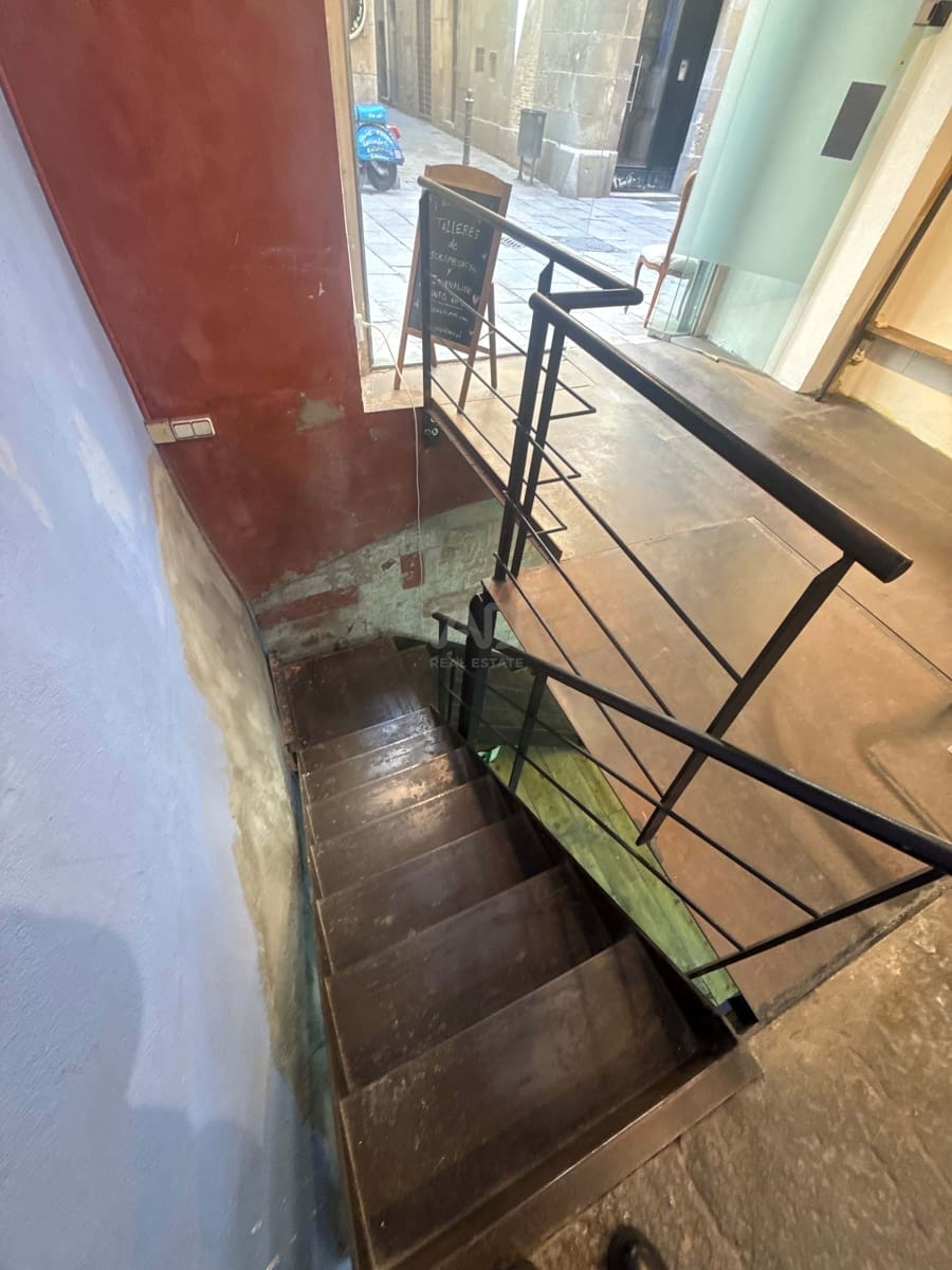 Erhverv til salg i Barcelona by - € 315.000 (Ref: 9987704)