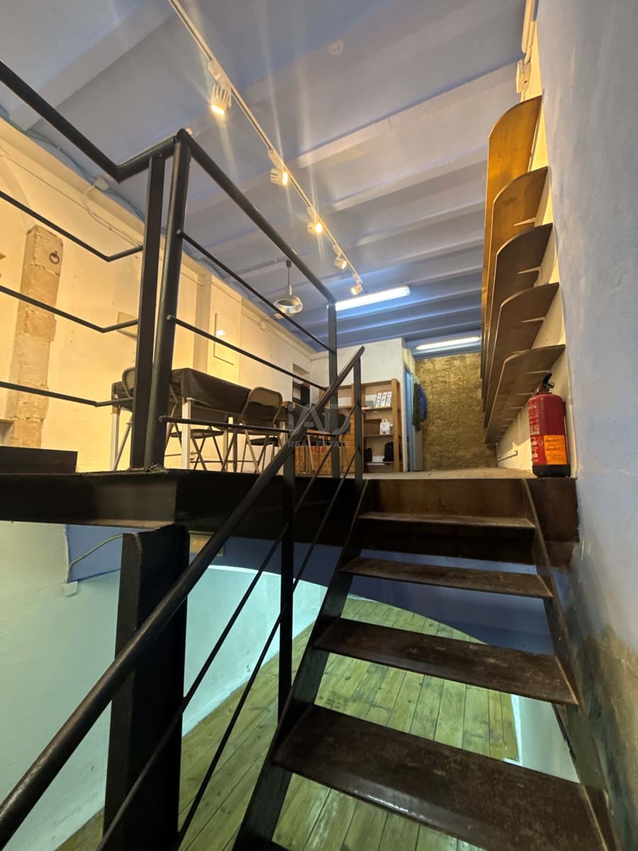 Erhverv til salg i Barcelona by - € 315.000 (Ref: 9987704)