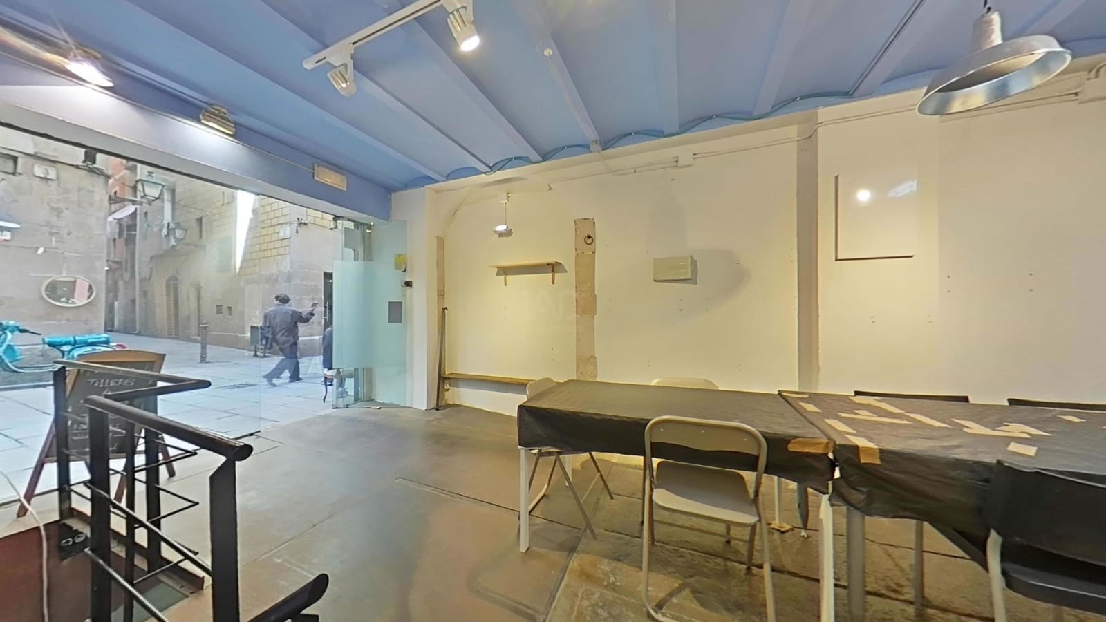 Erhverv til salg i Barcelona by - € 315.000 (Ref: 9987704)