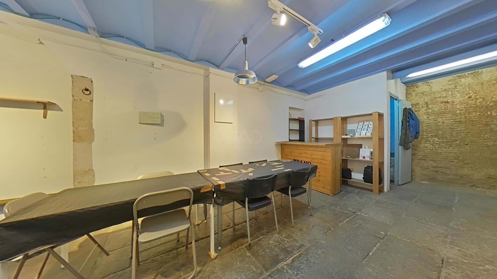 Erhverv til salg i Barcelona by - € 315.000 (Ref: 9987704)