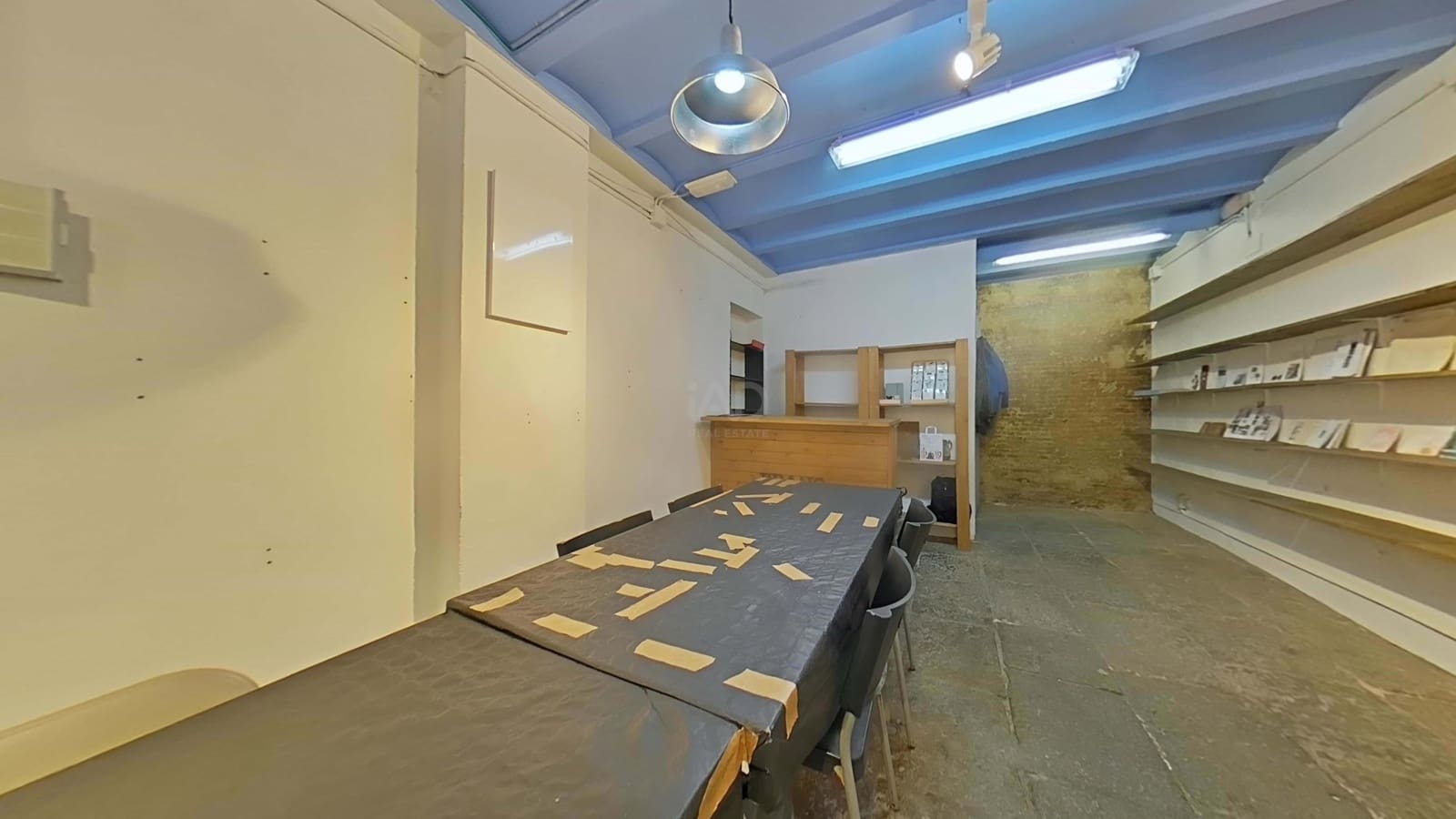 Erhverv til salg i Barcelona by - € 315.000 (Ref: 9987704)