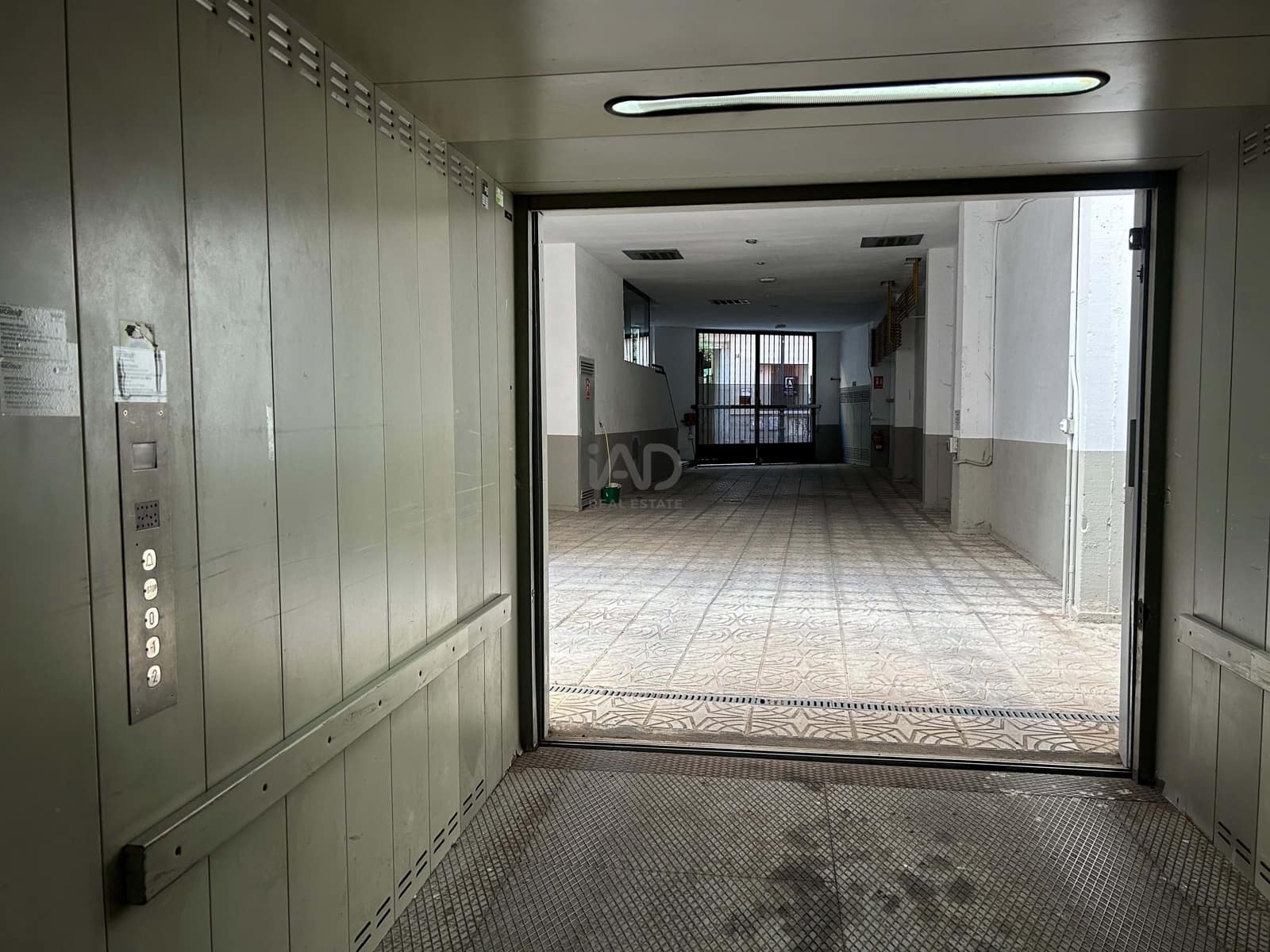 Garage in vendita in Madrid citta - 10.000 € (Rif: 9987705)