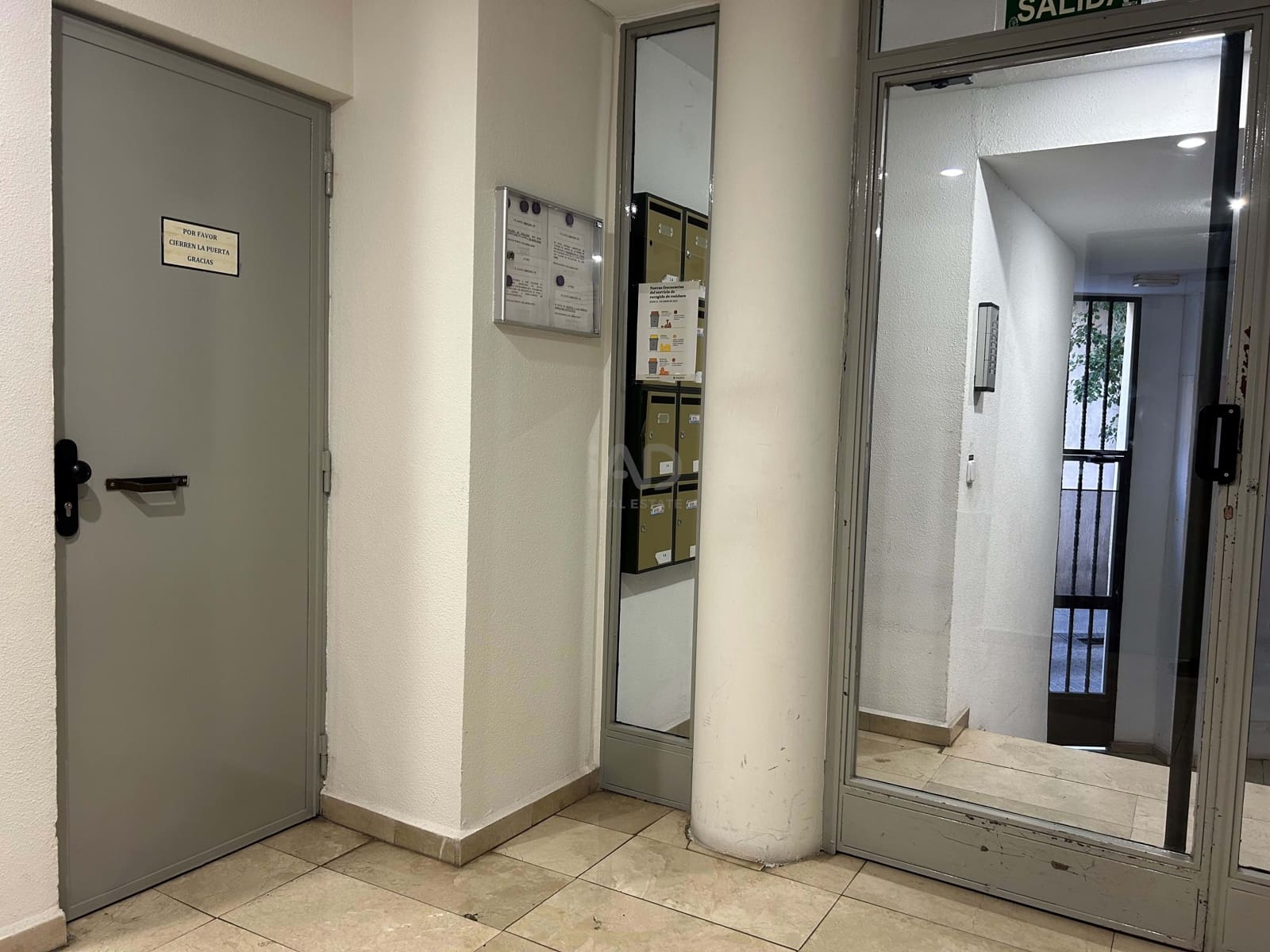 Garage in vendita in Madrid citta - 10.000 € (Rif: 9987705)