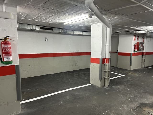 Garage till salu i Madrid stad - 10 000 € (Ref: 9987705)