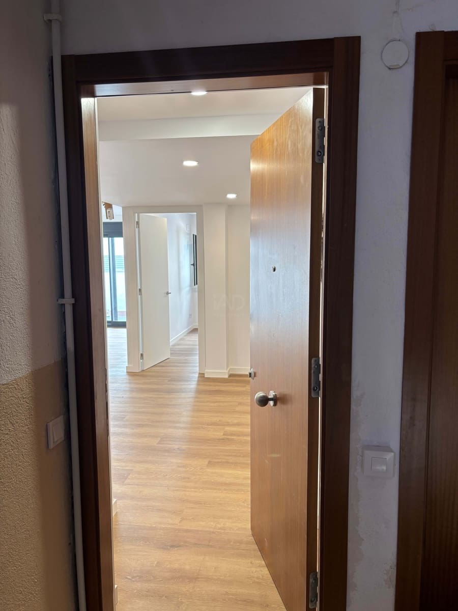 2 Zimmer Gewerbe zu verkaufen in Barcelona Stadt - 180.000 € (Ref: 9987707)