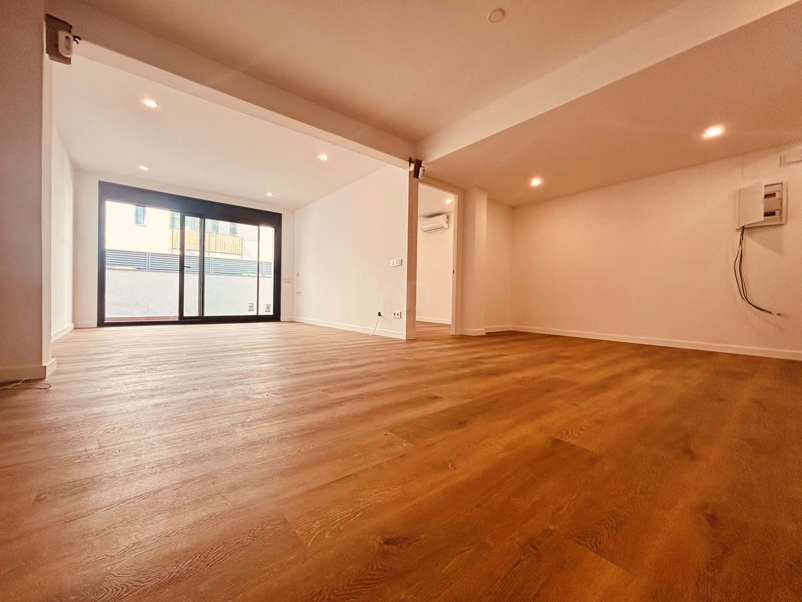 2 Zimmer Gewerbe zu verkaufen in Barcelona Stadt - 180.000 € (Ref: 9987707)