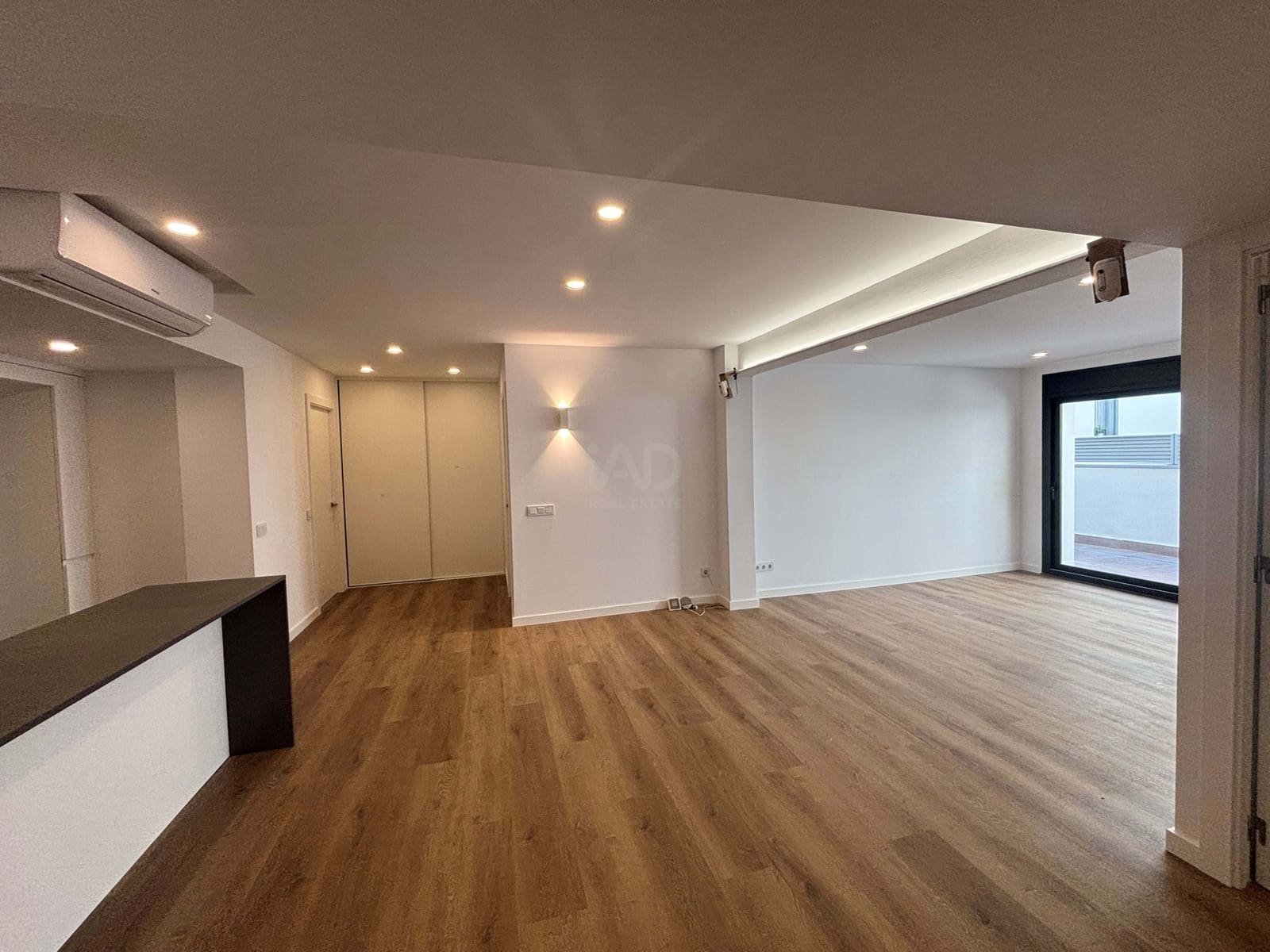 2 Zimmer Gewerbe zu verkaufen in Barcelona Stadt - 180.000 € (Ref: 9987707)
