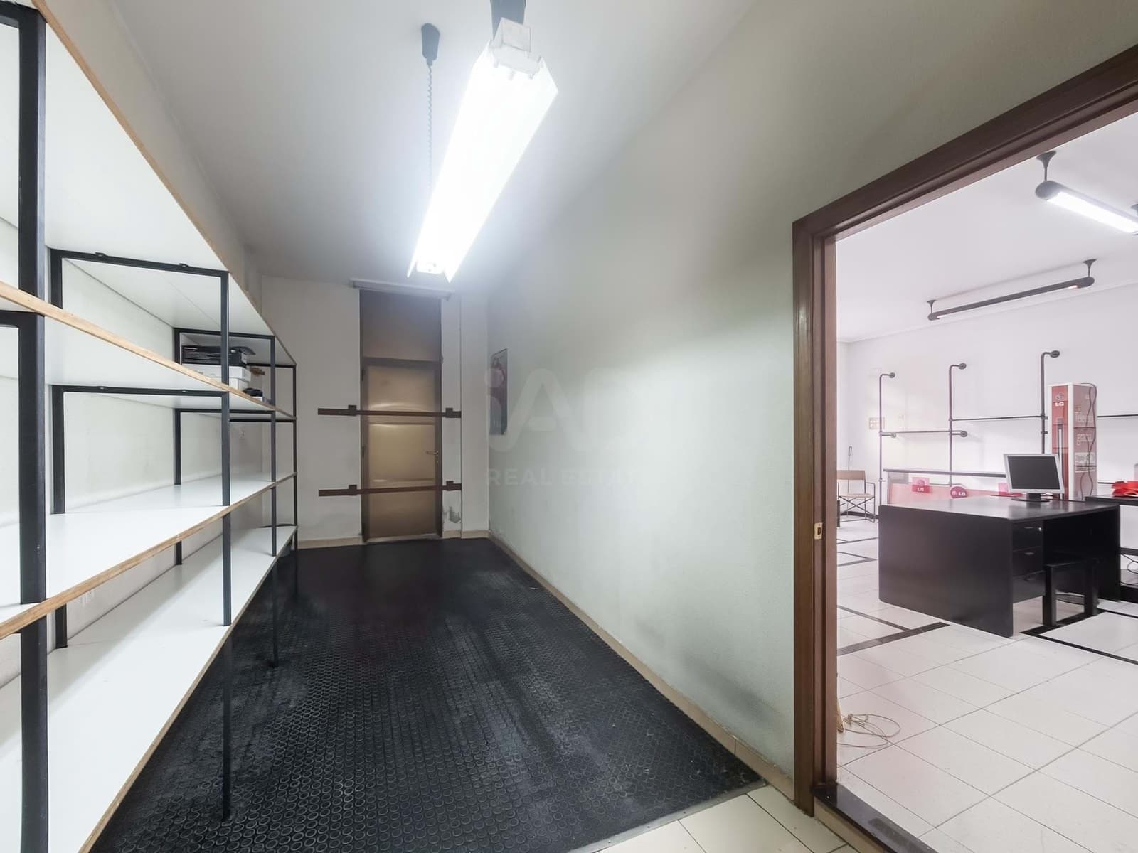 Local Comercial de 3 habitaciones en Gijón en venta - 135.000 € (Ref: 9987709)