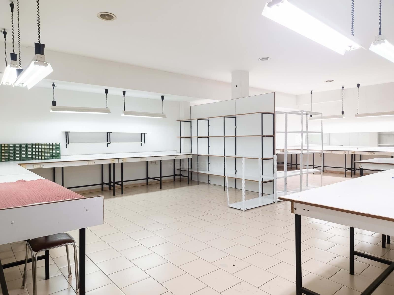 Local Comercial de 3 habitaciones en Gijón en venta - 135.000 € (Ref: 9987709)