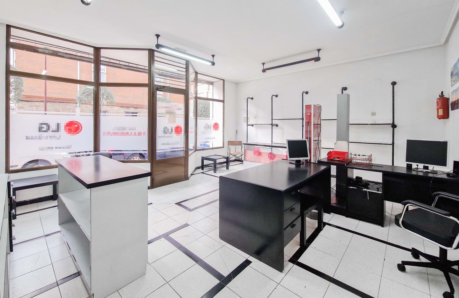 Local Comercial de 3 habitaciones en Gijón en venta - 135.000 € (Ref: 9987709)