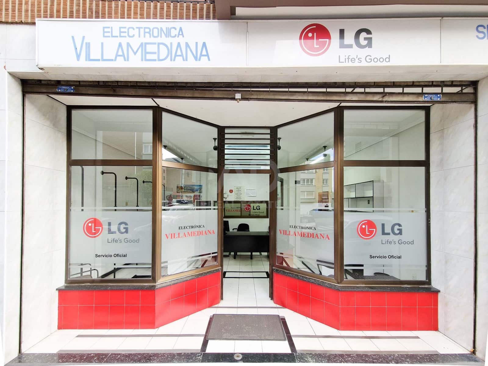 Local Comercial de 3 habitaciones en Gijón en venta - 135.000 € (Ref: 9987709)