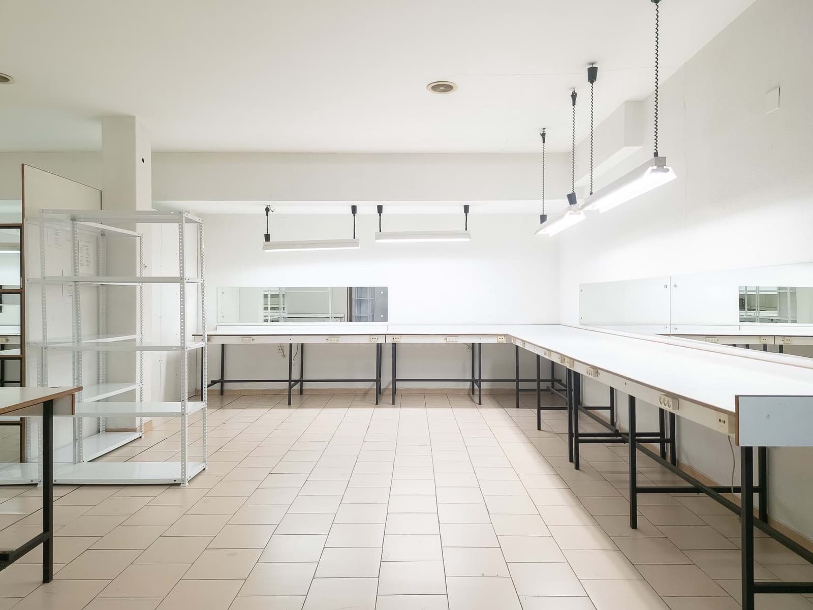 Local Comercial de 3 habitaciones en Gijón en venta - 135.000 € (Ref: 9987709)