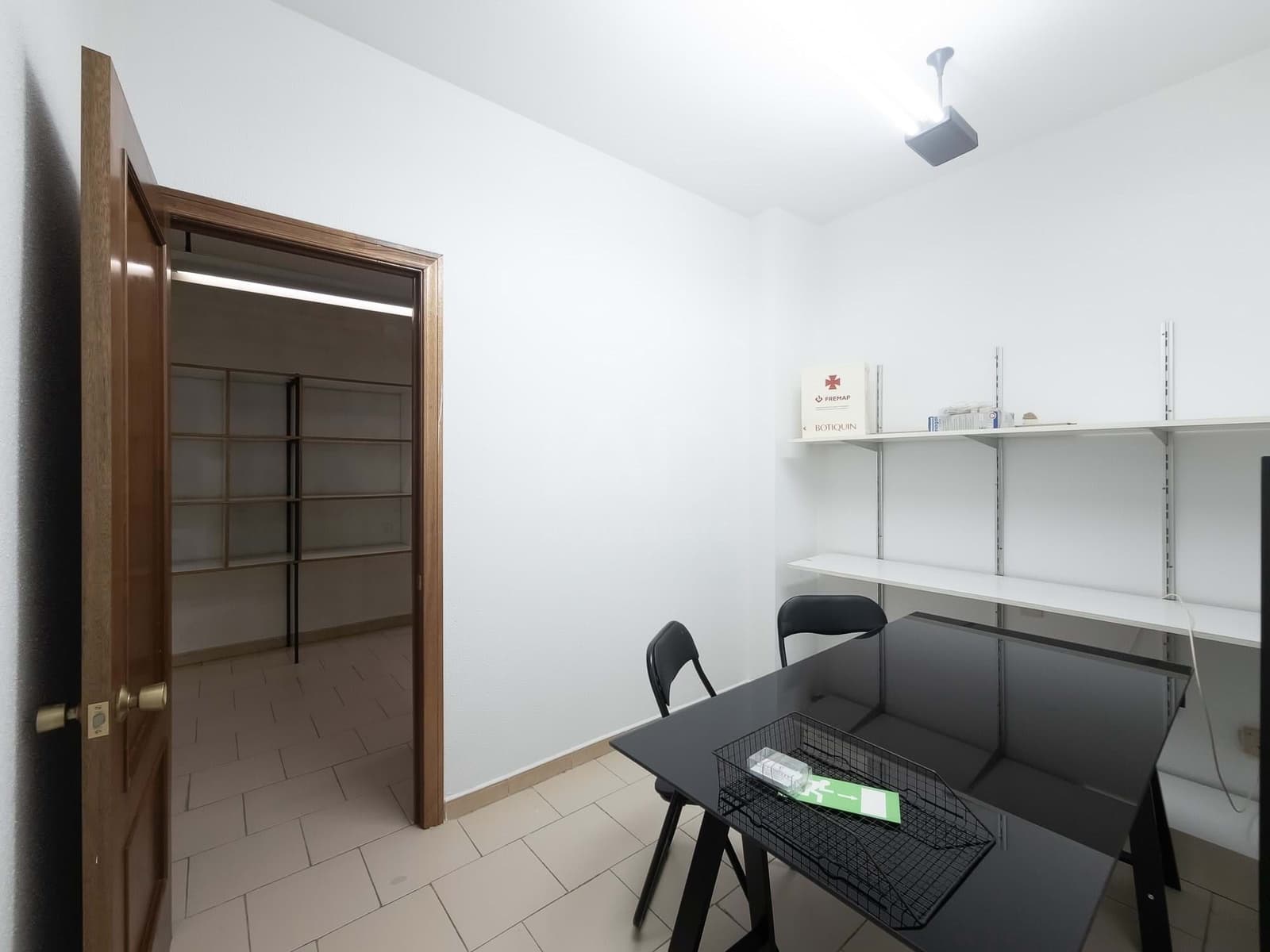 Local Comercial de 3 habitaciones en Gijón en venta - 135.000 € (Ref: 9987709)
