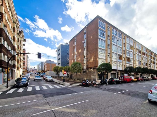 Local Comercial de 3 habitaciones en Centro Urbano, Gijón en venta - 135.000 € (Ref: 9987709)