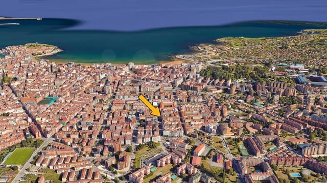 3 bedroom Commercial for sale in Centro Urbano, Gijón - € 135,000 (Ref: 9987709)