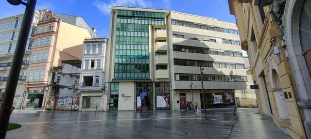 Commercial for sale in Lugo city with garage - € 225,000 (Ref: 9987711)