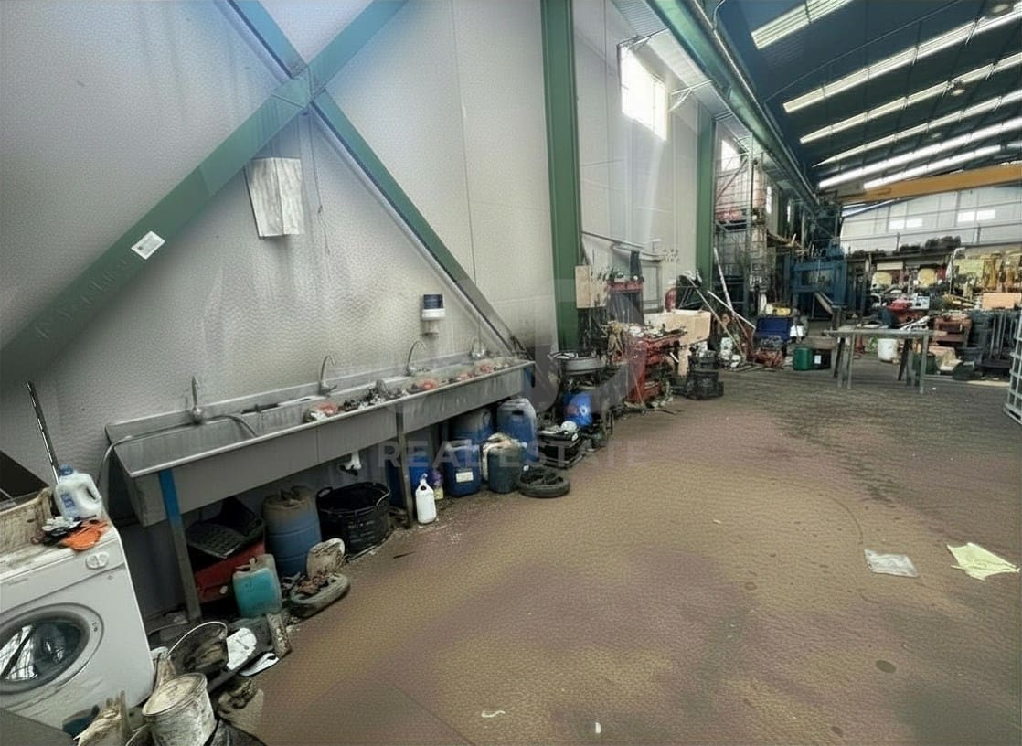 Local Commercial à louer à Alicante ville avec garage - 6 500 € (Ref: 9987713)