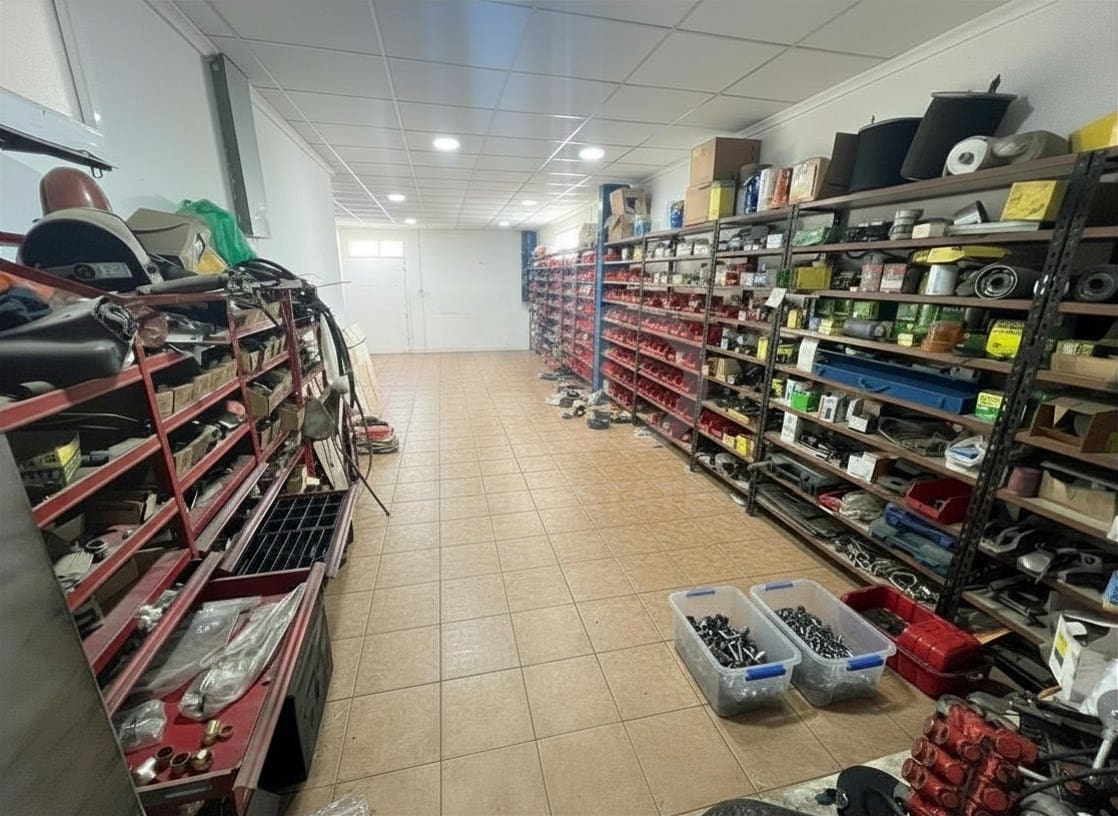 Local Commercial à louer à Alicante ville avec garage - 6 500 € (Ref: 9987713)
