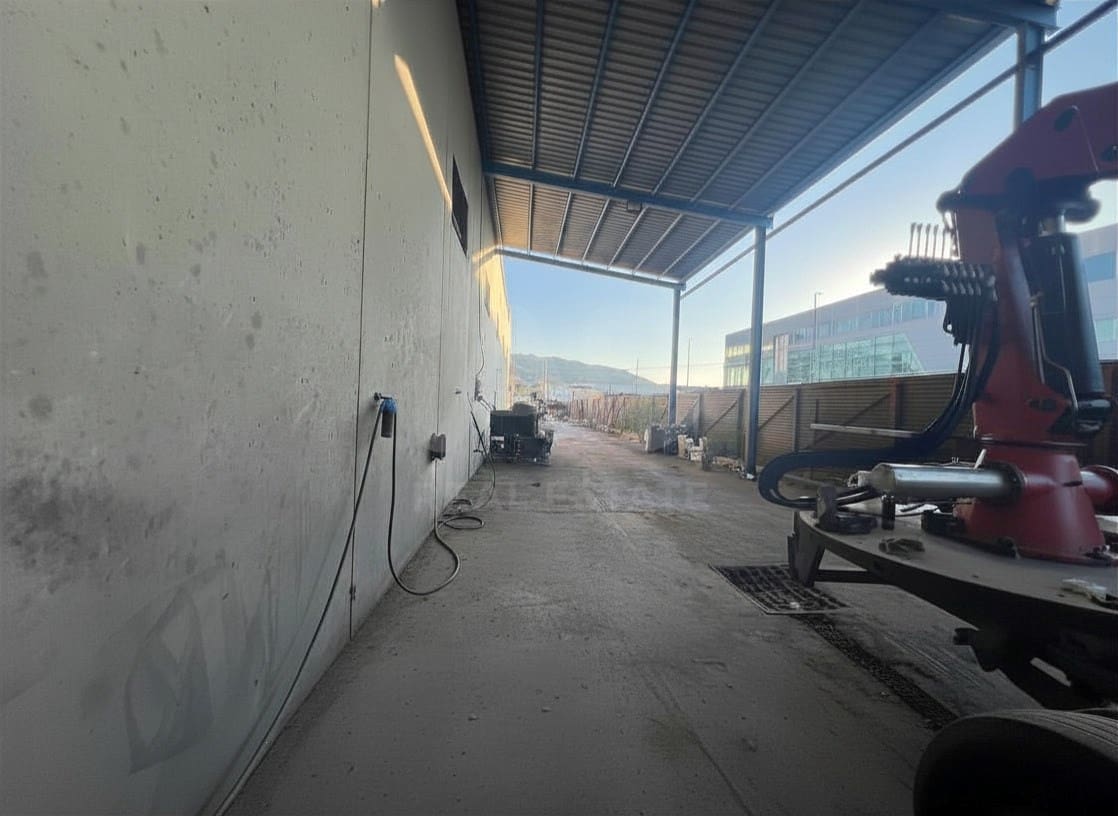 Local Commercial à louer à Alicante ville avec garage - 6 500 € (Ref: 9987713)