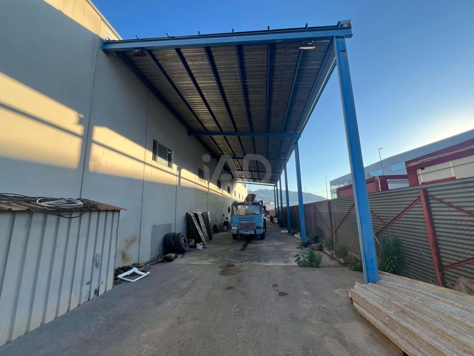 Local Commercial à louer à Alicante ville avec garage - 6 500 € (Ref: 9987713)