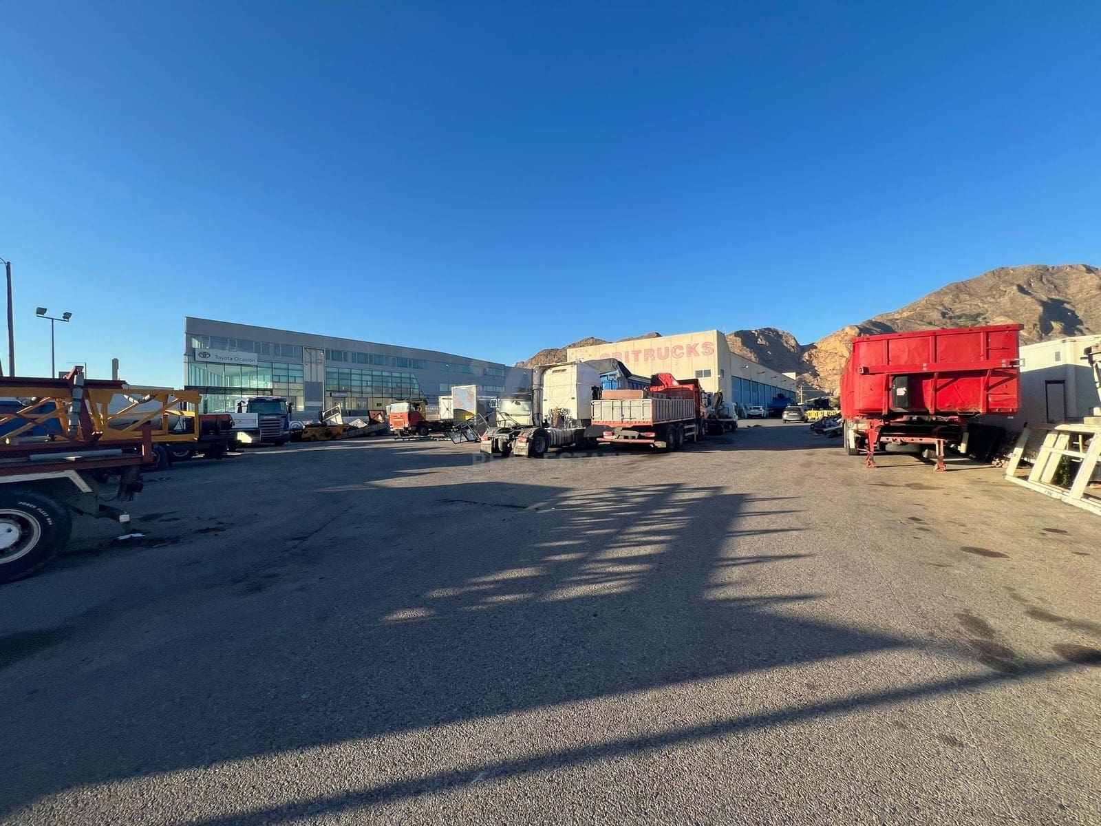 Local Commercial à louer à Alicante ville avec garage - 6 500 € (Ref: 9987713)