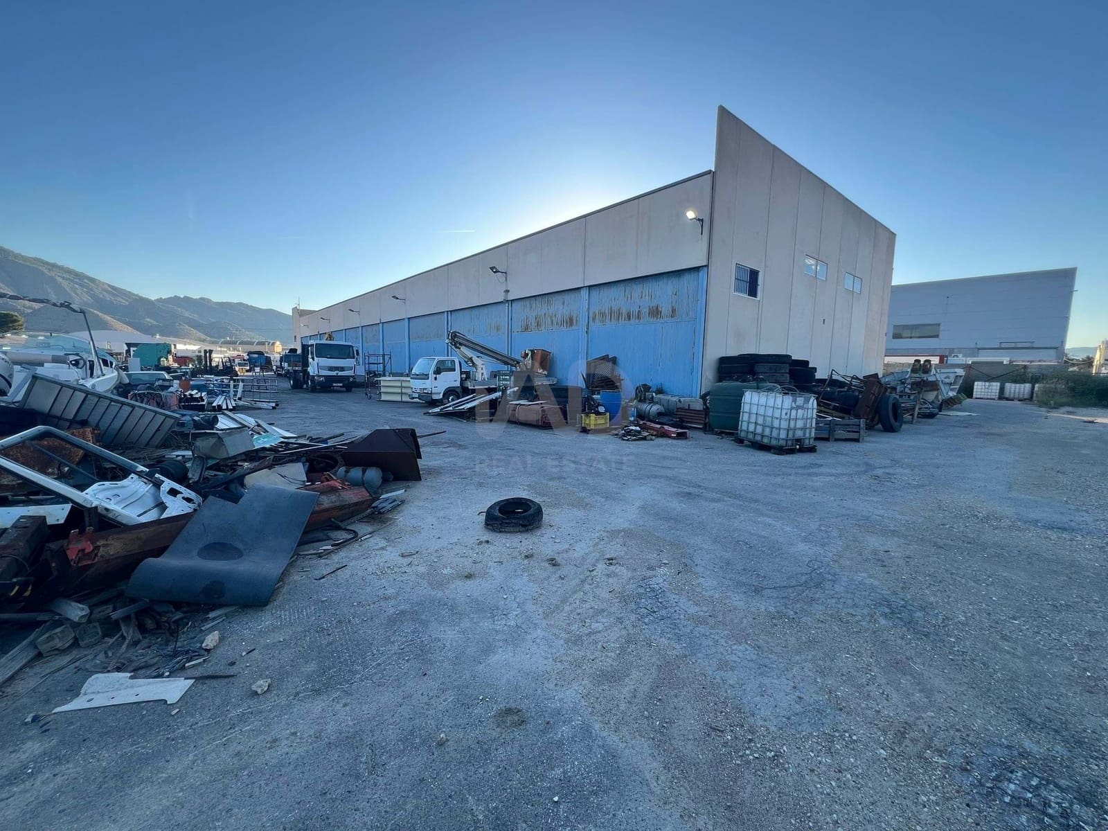 Local Commercial à louer à Alicante ville avec garage - 6 500 € (Ref: 9987713)