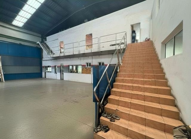 Local Commercial à louer à Orihuela avec garage - 6 500 € (Ref: 9987713)