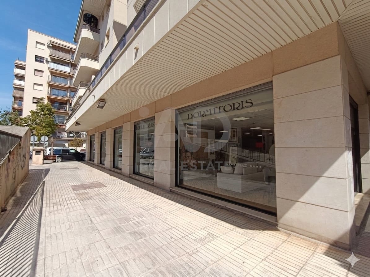 Local Commercial à louer à Barcelone ville - 4 719 € (Ref: 9987716)