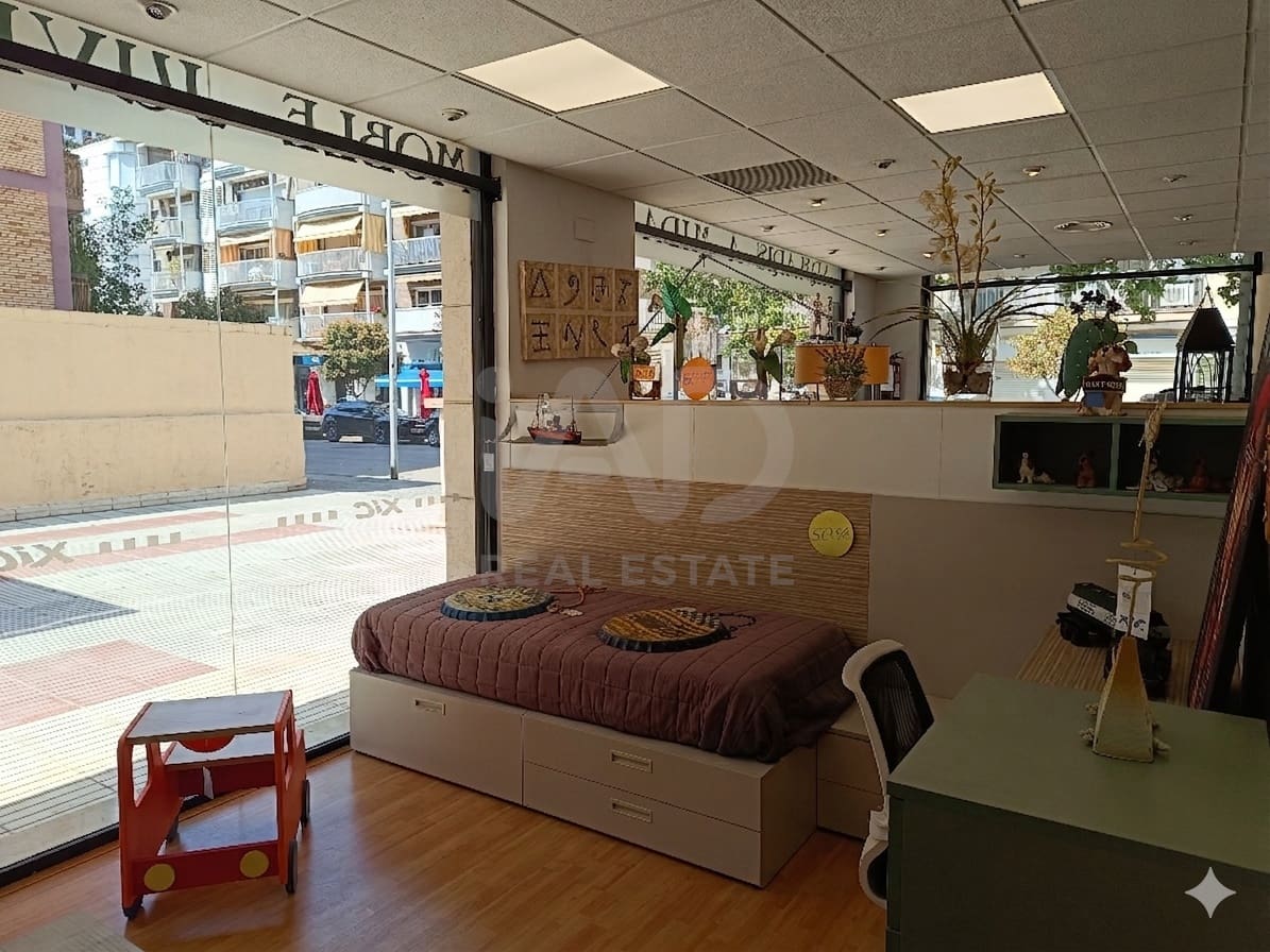 Local Commercial à louer à Barcelone ville - 4 719 € (Ref: 9987716)