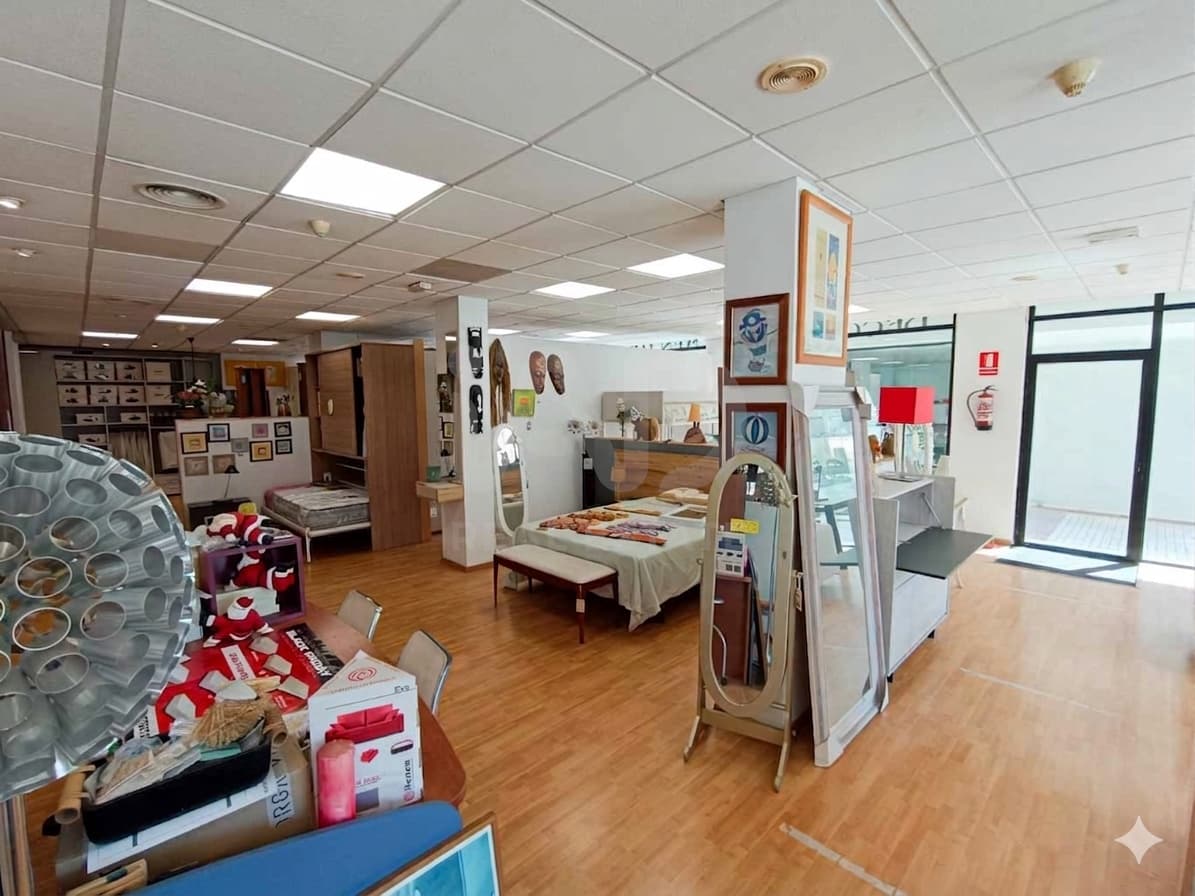 Local Commercial à louer à Barcelone ville - 4 719 € (Ref: 9987716)