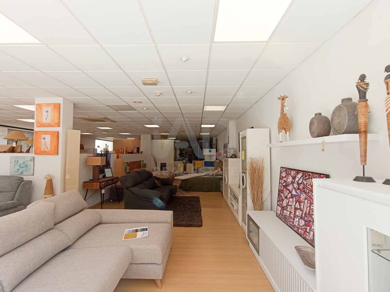 Local Commercial à louer à Barcelone ville - 4 719 € (Ref: 9987716)