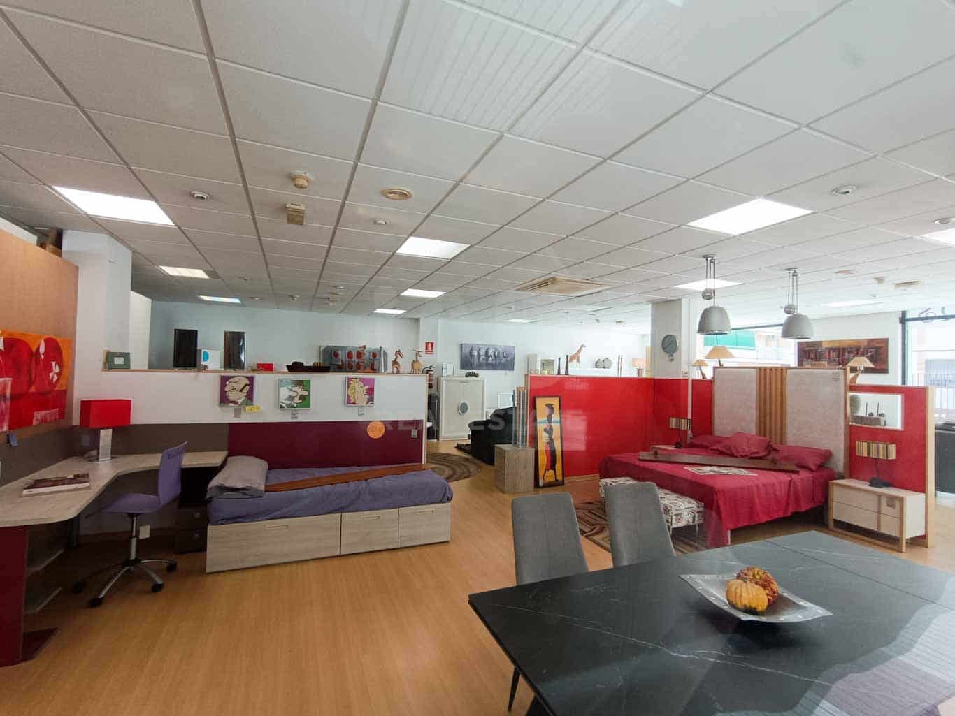 Local Commercial à louer à Barcelone ville - 4 719 € (Ref: 9987716)