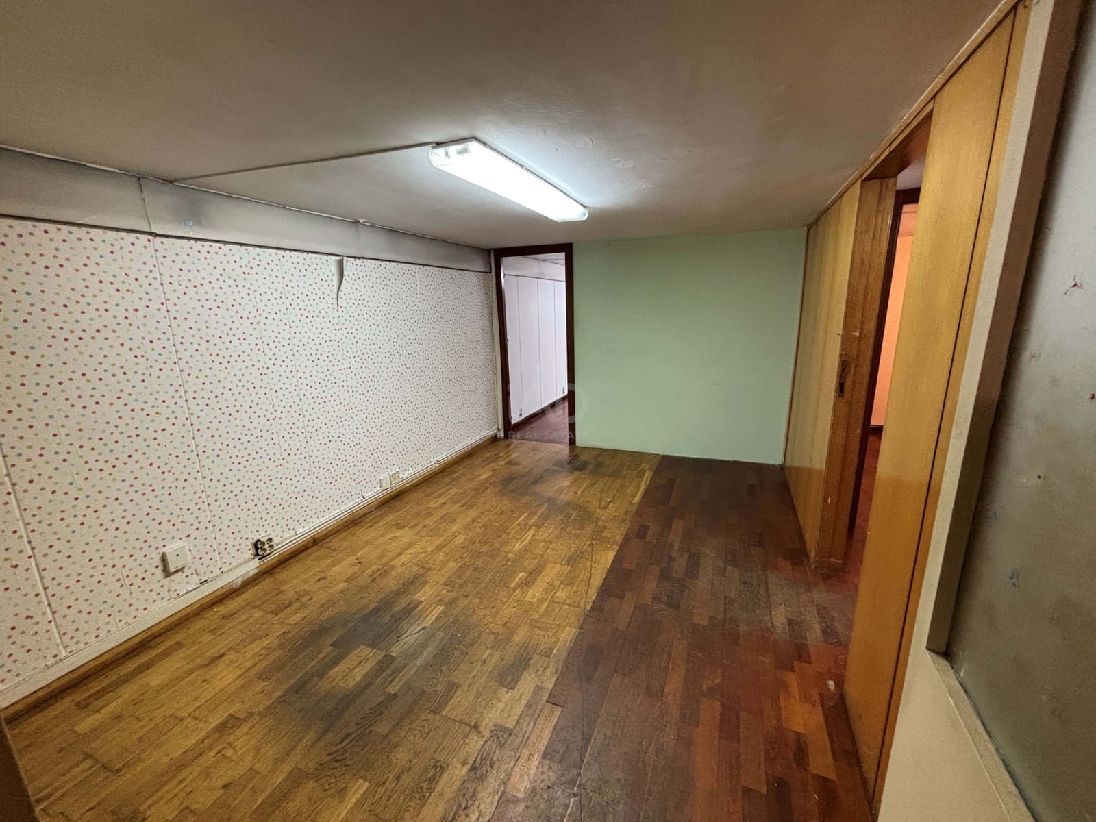 Erhverv til leje i Barcelona by - € 1.800 (Ref: 9987719)