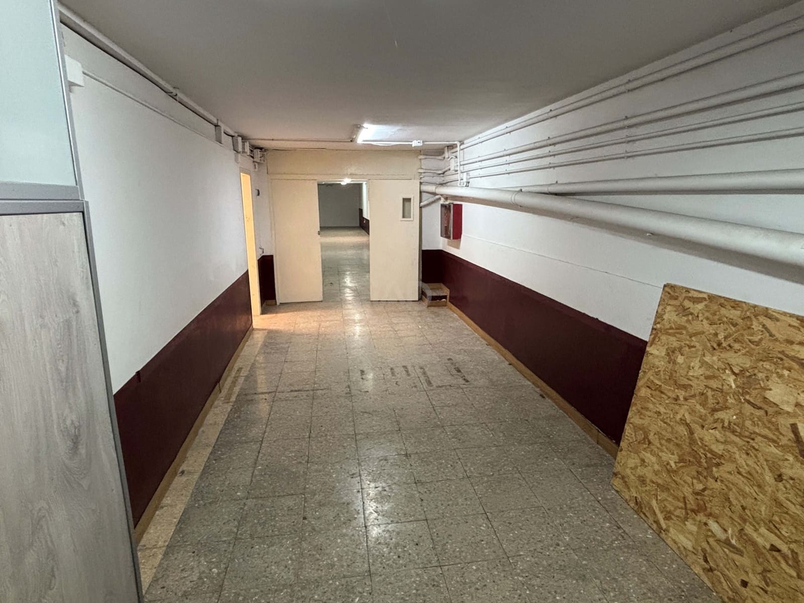 Erhverv til leje i Barcelona by - € 1.800 (Ref: 9987719)