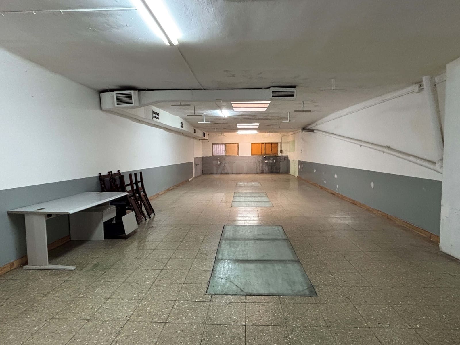 Erhverv til leje i Barcelona by - € 1.800 (Ref: 9987719)