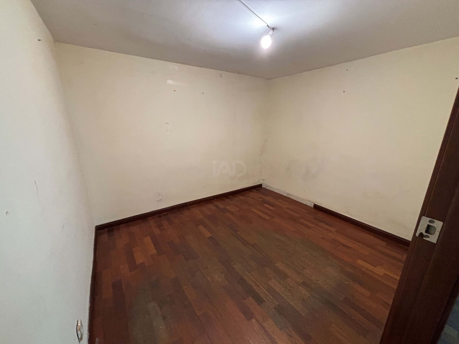 Erhverv til leje i Barcelona by - € 1.800 (Ref: 9987719)
