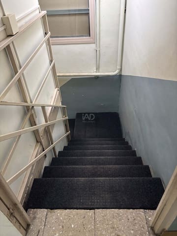 Commercial for rent in Barcelona city - € 1,800 (Ref: 9987719)