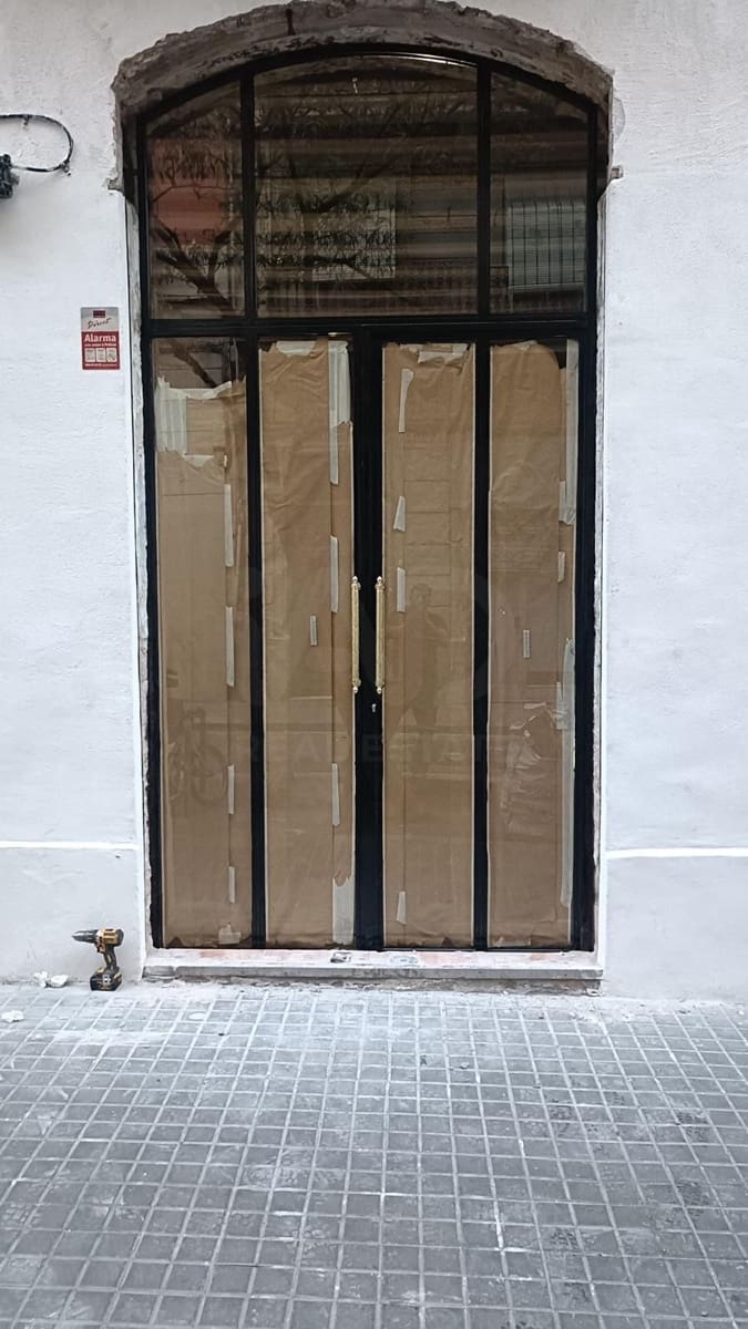 2 slaapkamer Commercieel te huur in Barcelona stad - € 3.300 (Ref: 9987721)
