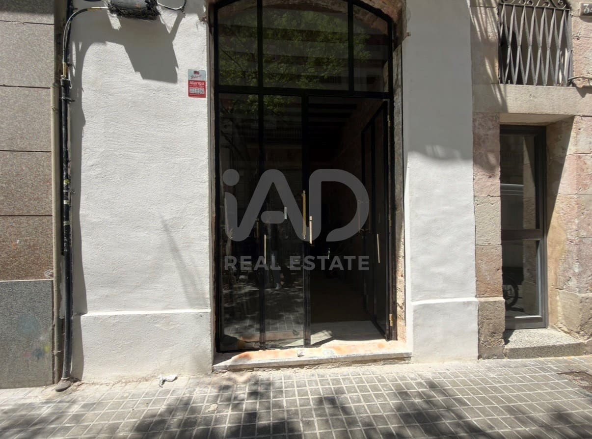 2 slaapkamer Commercieel te huur in Barcelona stad - € 3.300 (Ref: 9987721)