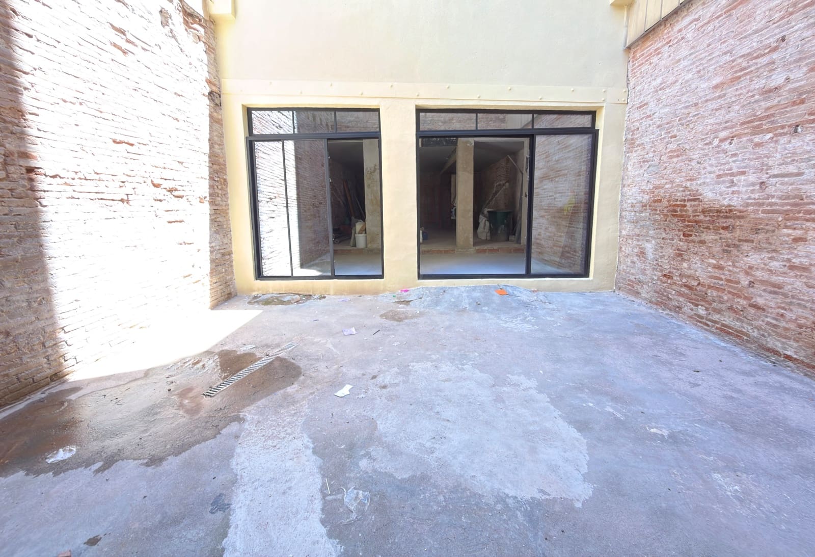 2 slaapkamer Commercieel te huur in Barcelona stad - € 3.300 (Ref: 9987721)