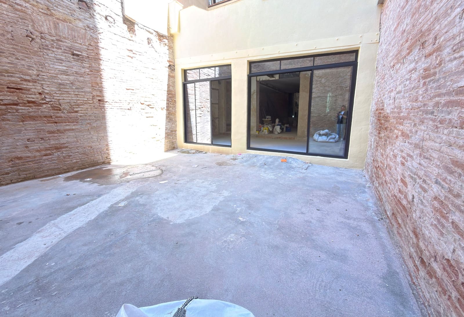 2 slaapkamer Commercieel te huur in Barcelona stad - € 3.300 (Ref: 9987721)
