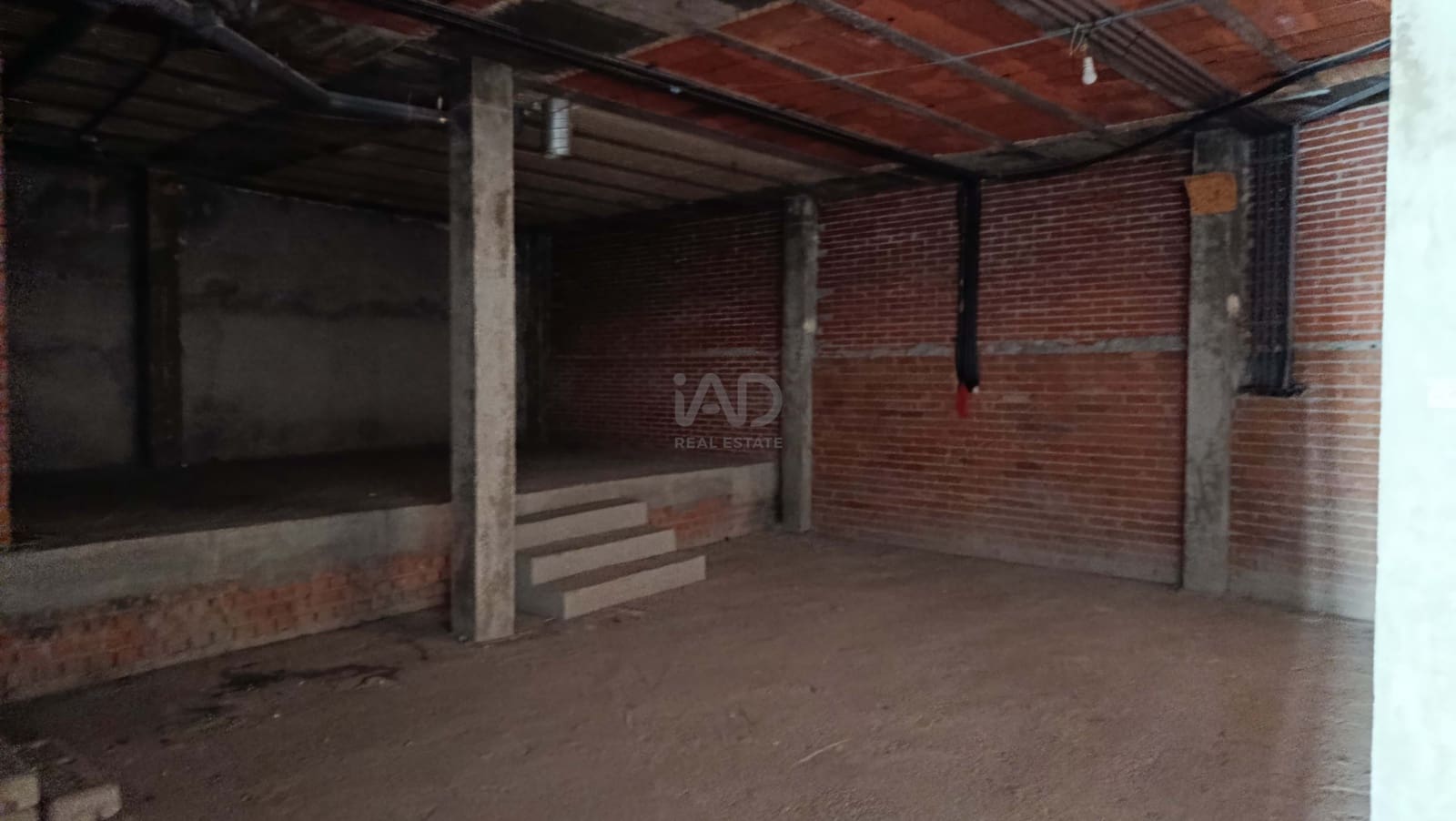 Commercial for rent in Madrid city - € 800 (Ref: 9987722)