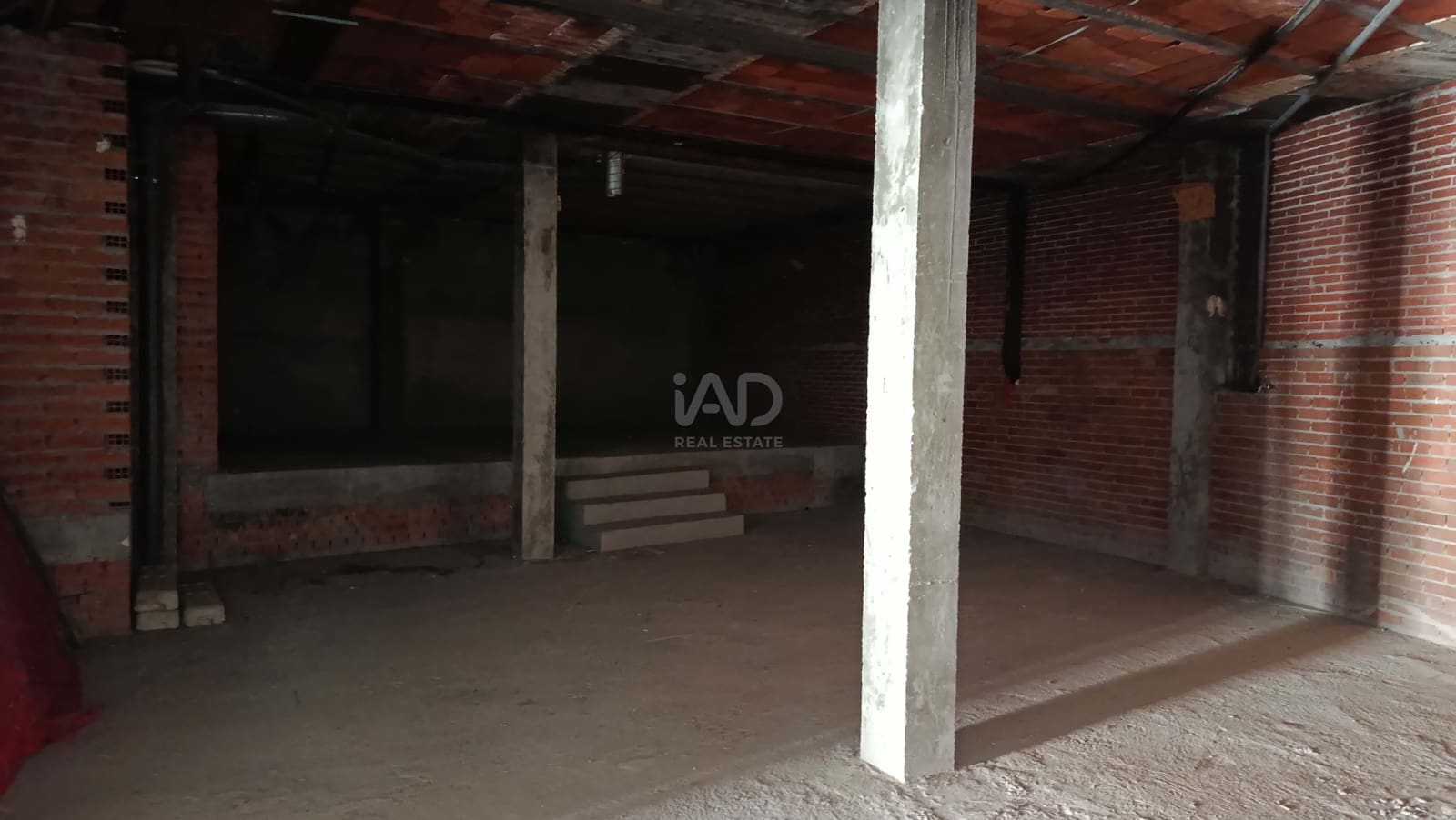 Commercial for rent in Madrid city - € 800 (Ref: 9987722)