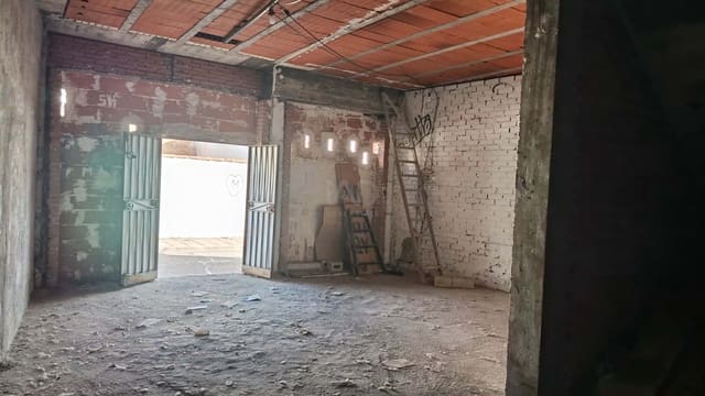 Kaupallinen vuokrattavana paikassa Madrid kaupunki - 800 € (Ref: 9987722)
